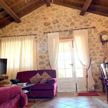 Charming House In With Secure Garden Semesterbostad Aldehuela de la Boveda