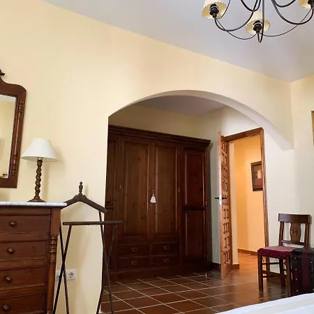 Charming House In With Secure Garden